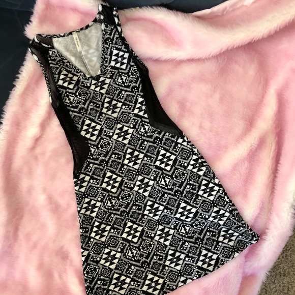 Seethrough sides dress - Picture 1 of 5